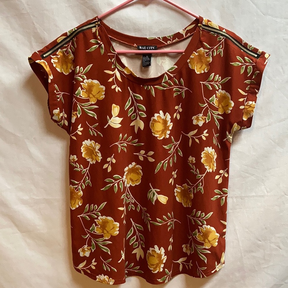 Bae City floral top